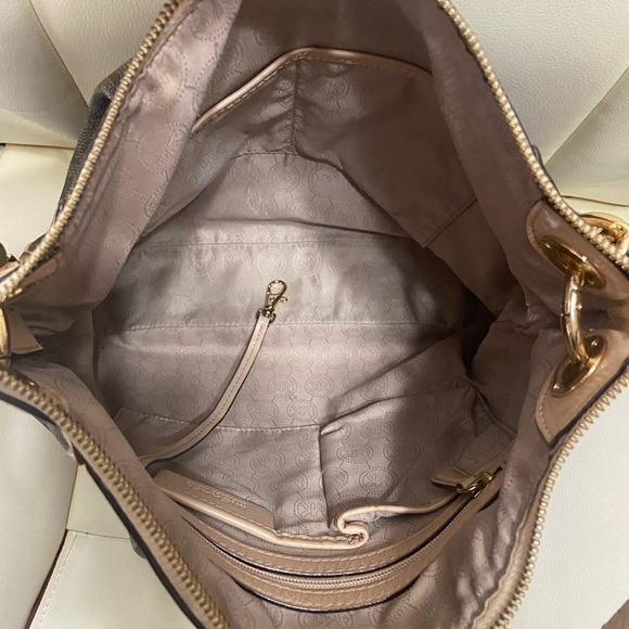 Michael Kors EUC Fulton satchel two way crossbody or shoulder bag gold hardware - Picture 7 of 13